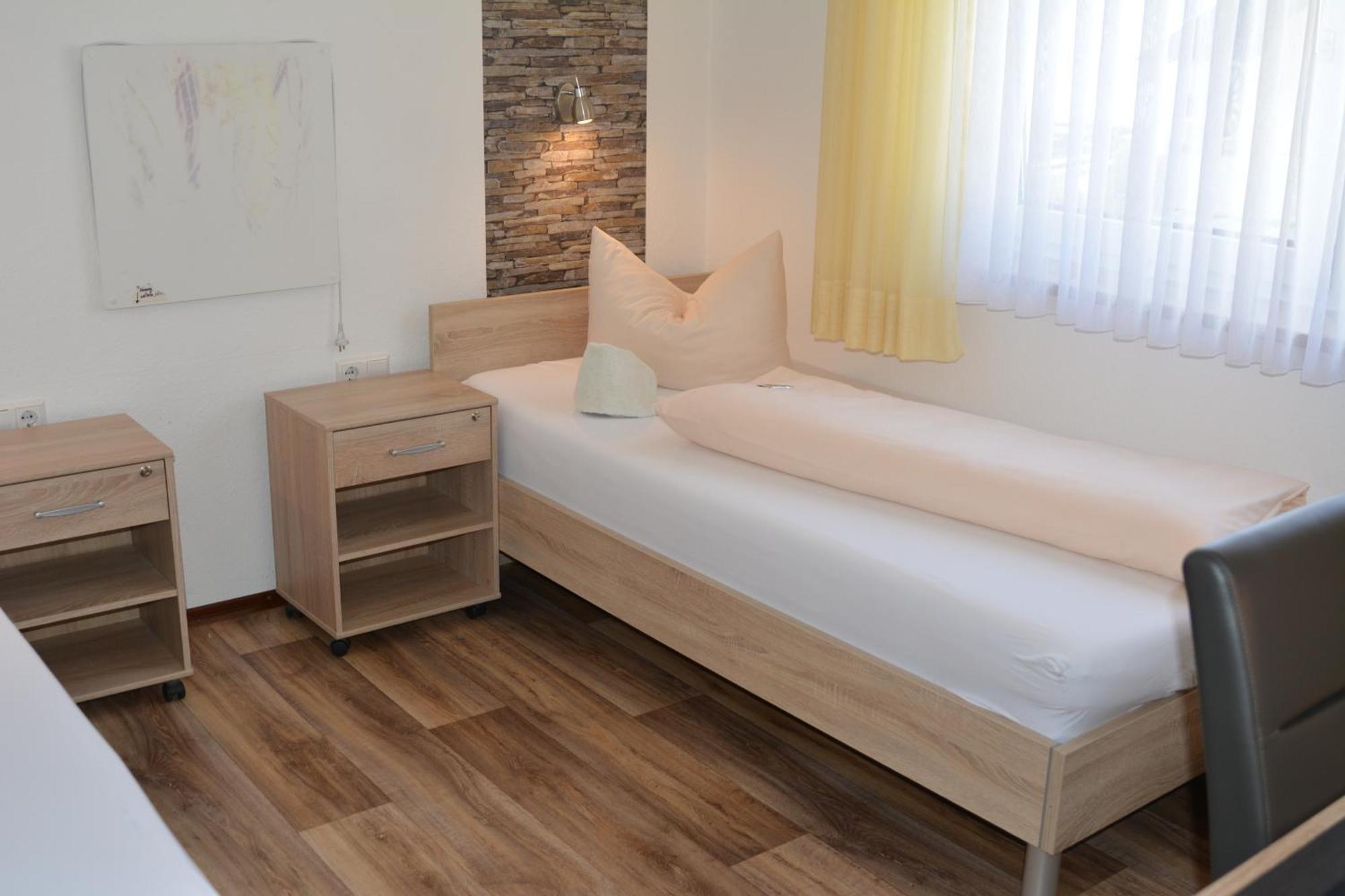 Hotel-gasthof Zur Rose Отель Вайсенхорн