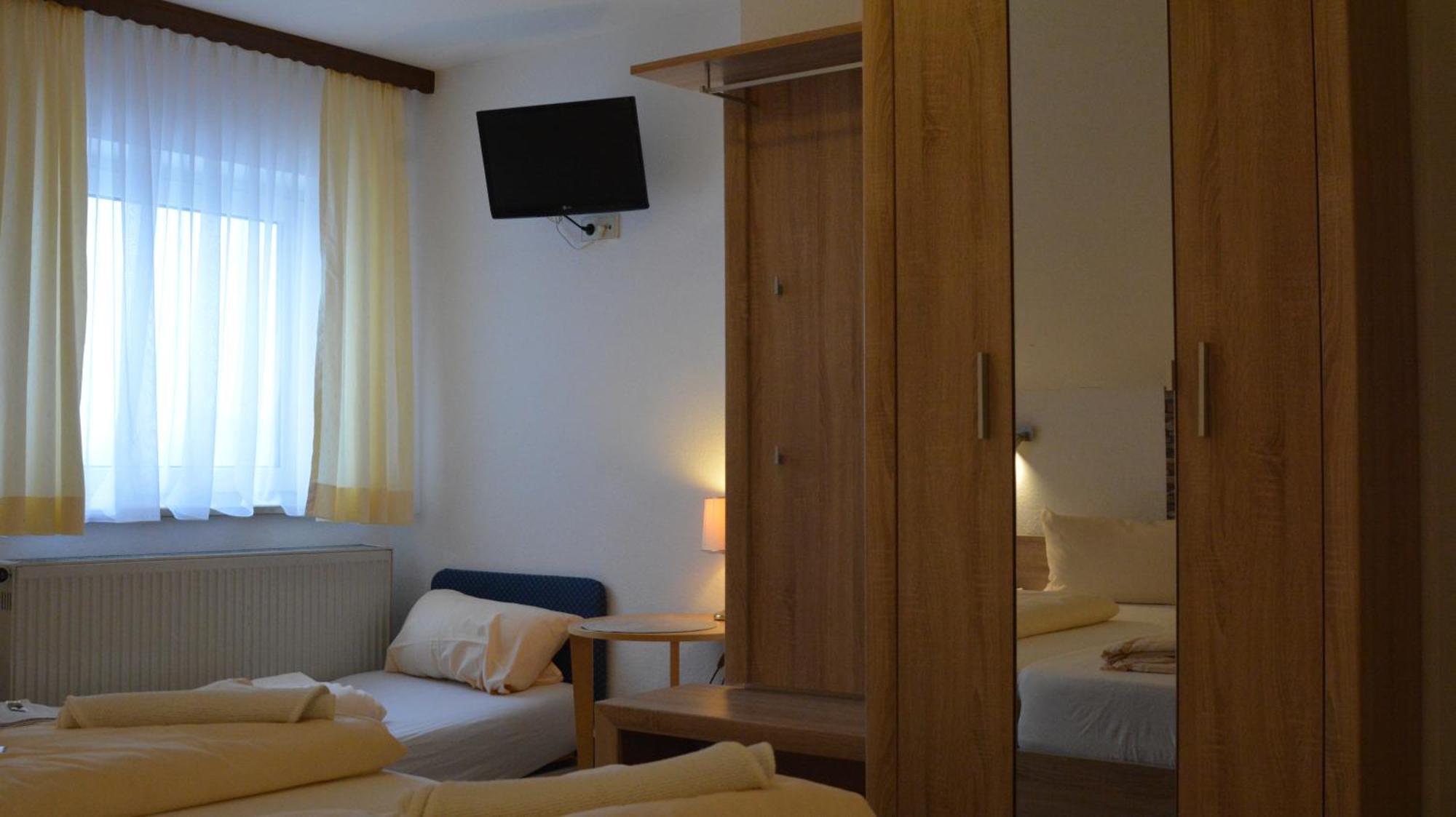 Hotel-gasthof Zur Rose Отель