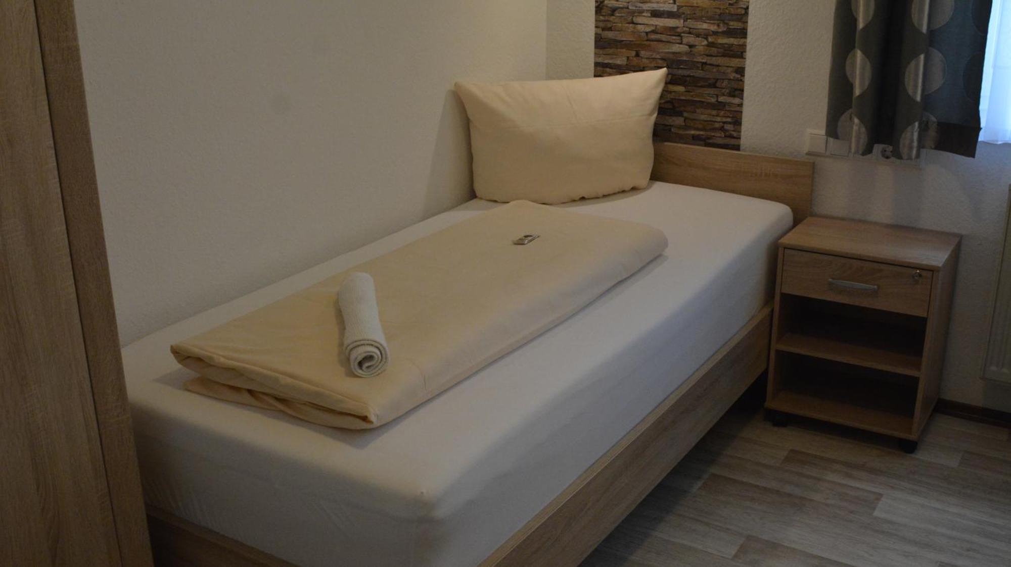 Отель Hotel-gasthof Zur Rose Вайсенхорн