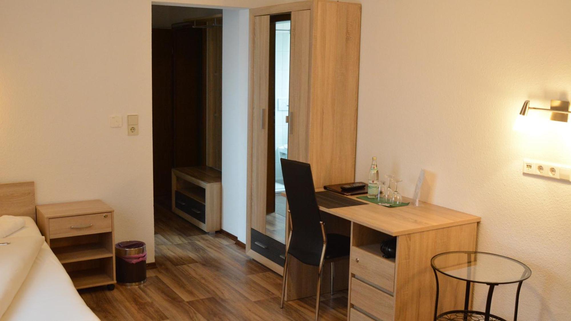 Отель Hotel-gasthof Zur Rose