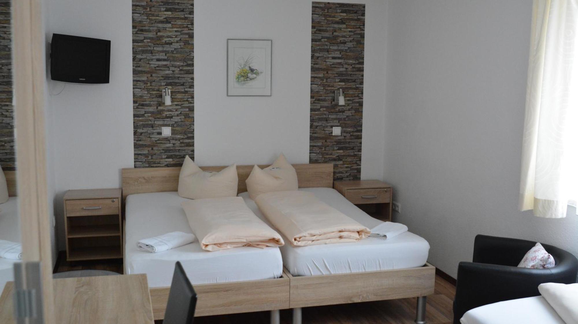 Hotel-gasthof Zur Rose Отель Вайсенхорн