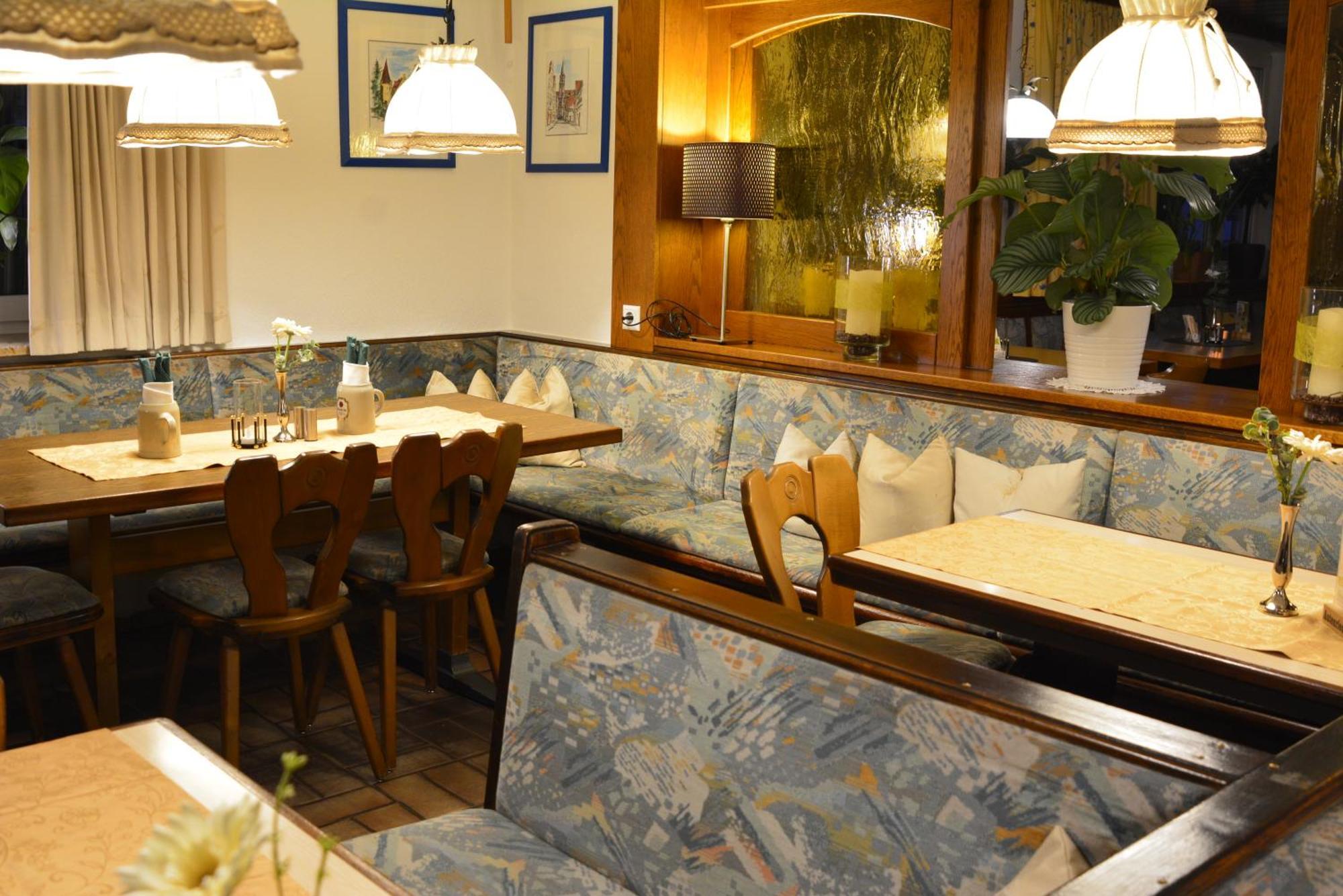 Hotel-gasthof Zur Rose Вайсенхорн