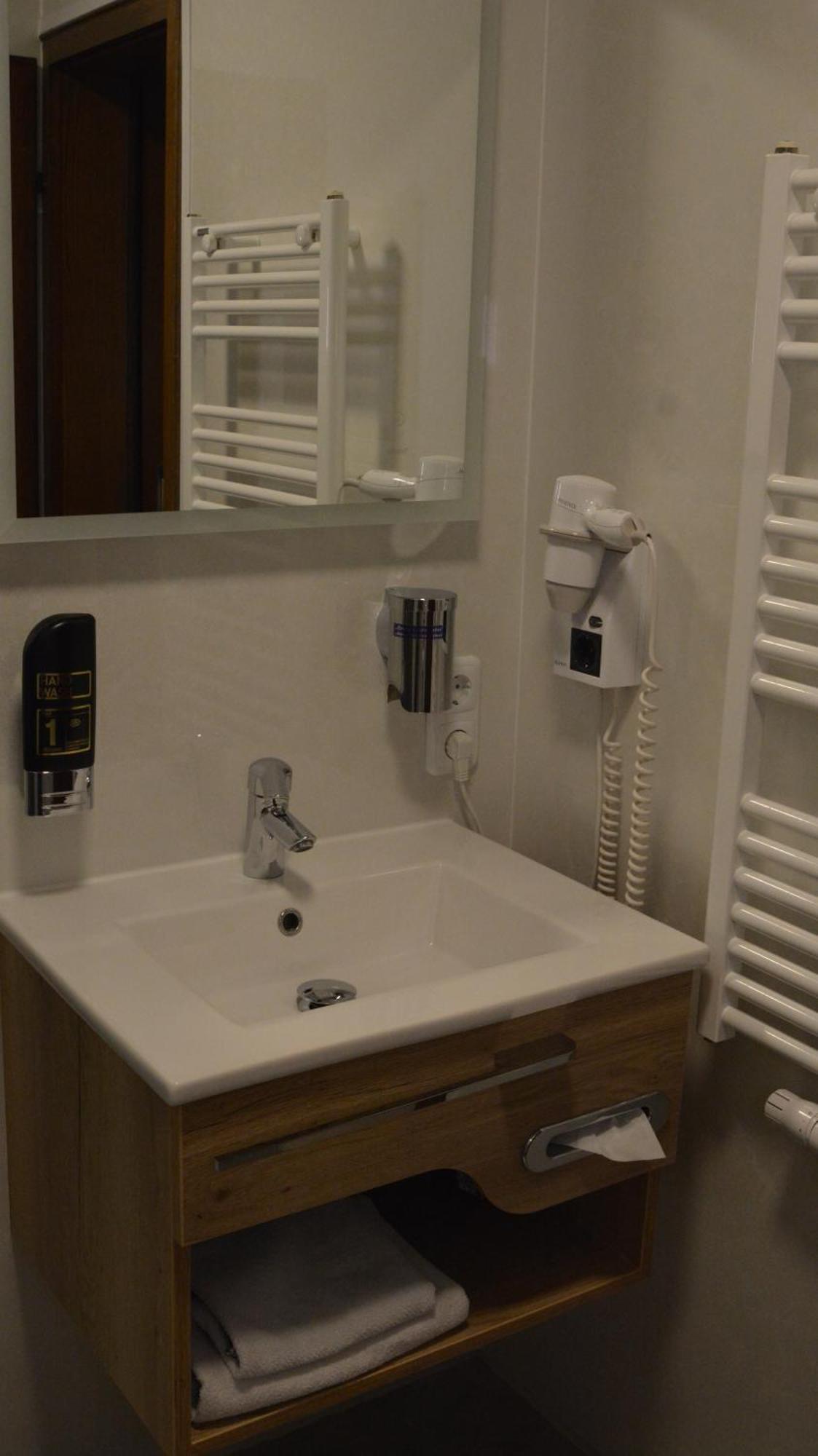 Отель Hotel-gasthof Zur Rose