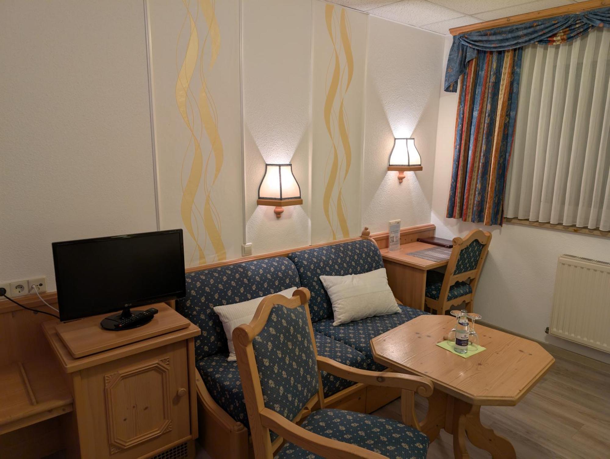 Hotel-gasthof Zur Rose Hotel Weißenhorn